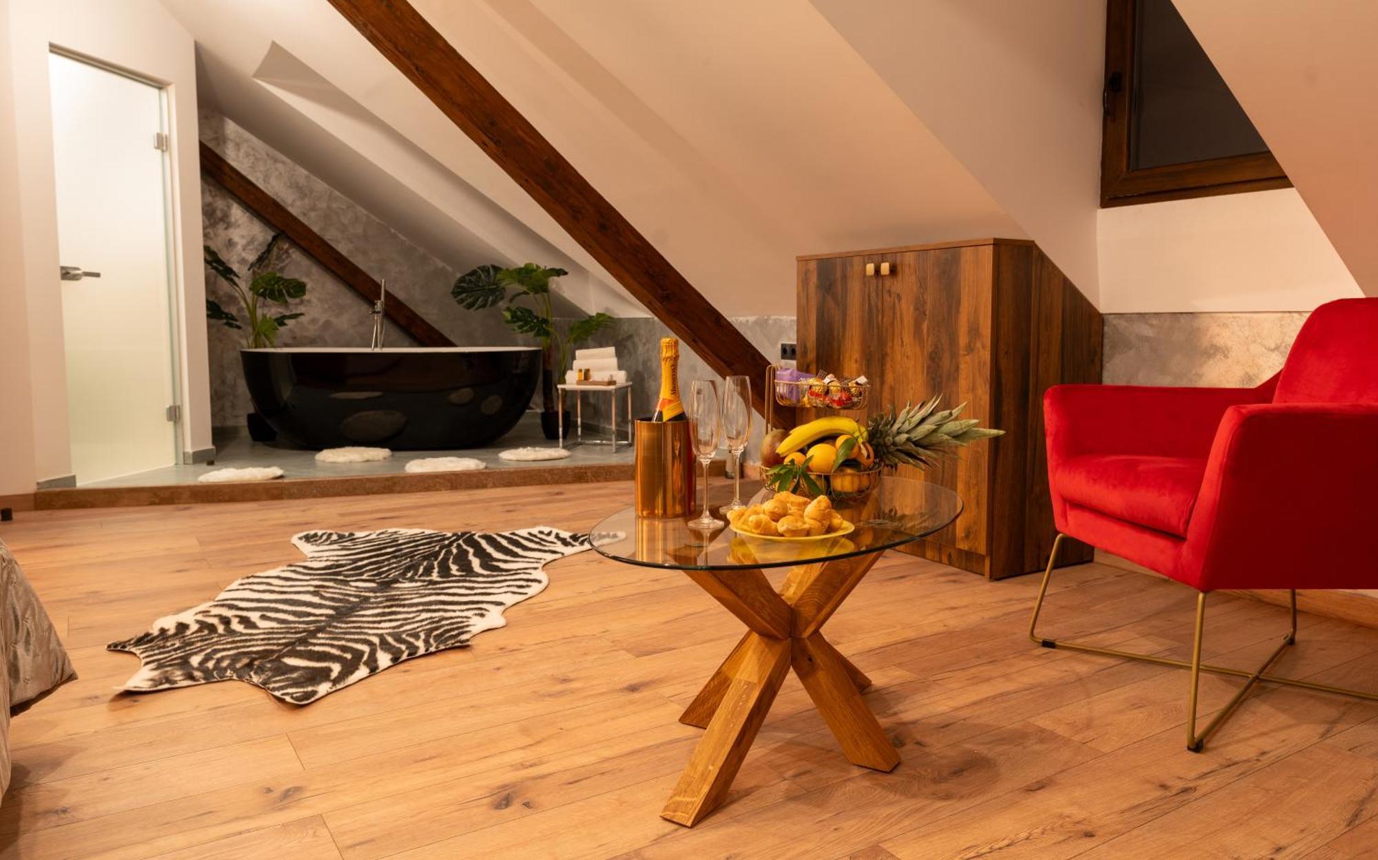 Boutique 17B Apart otel Sibiu Dış mekan fotoğraf
